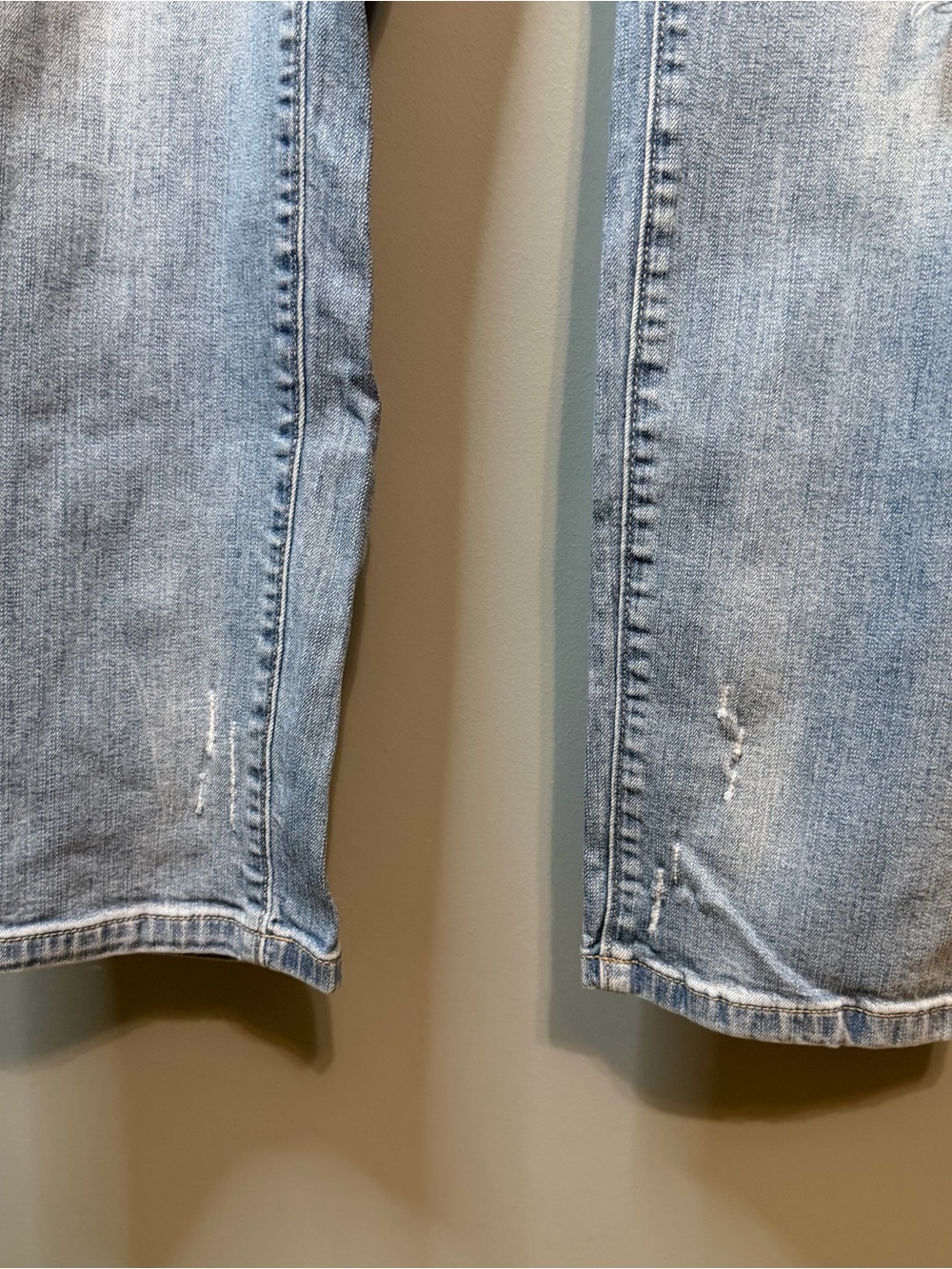 Torrid Vintage Stretch Boyfriend Straight Distressed Light Wash Jeans Size 18R - Picture 9 of 16